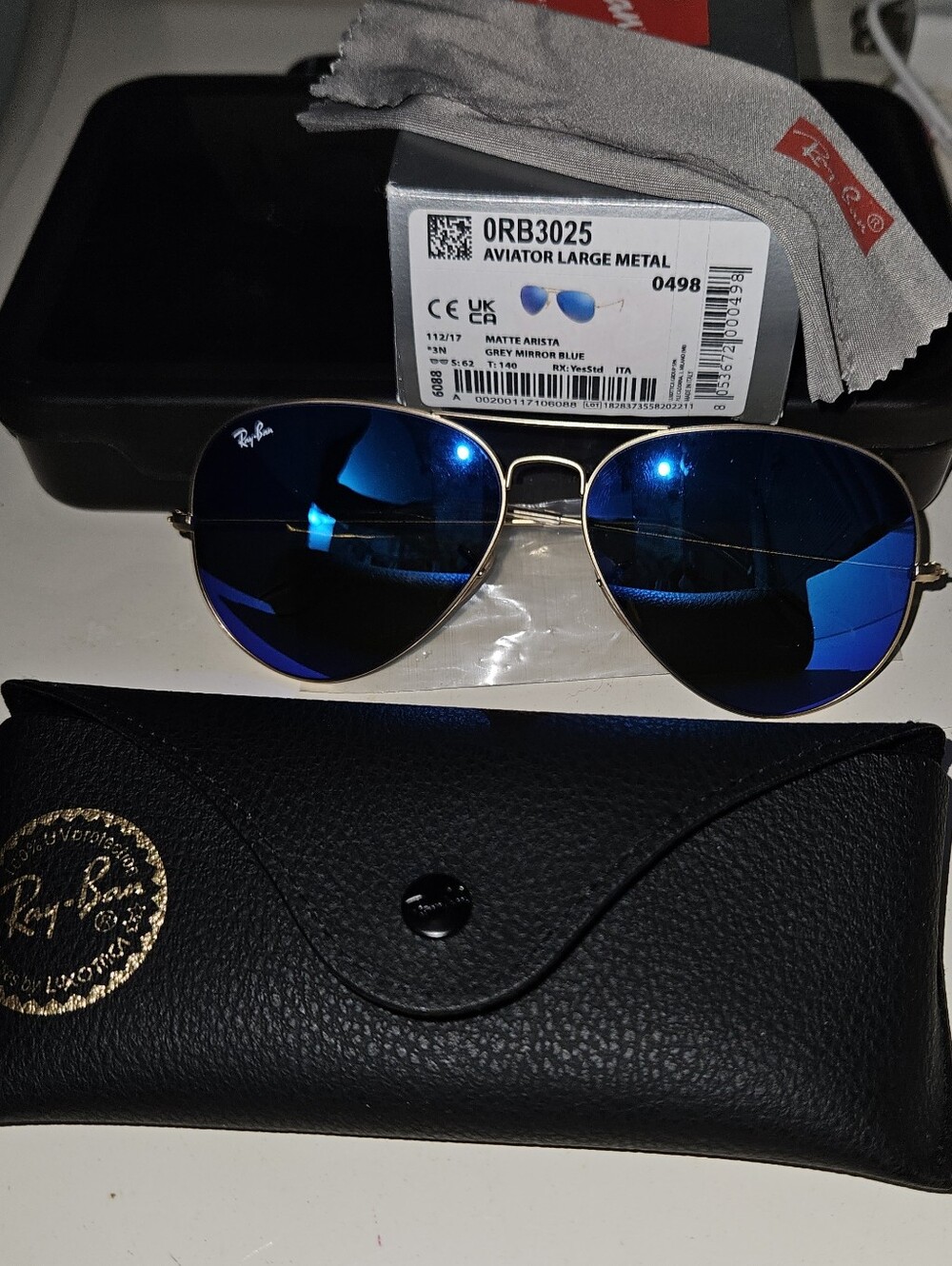 Ray-Ban Aviator Large Metal Sunglasses - Gold Frame with Blue Mirror Lenses - Picture 8 of 9